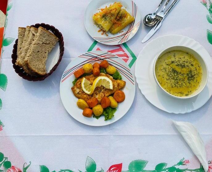 اتاق استاندارد سه نفره, Mani Guest House