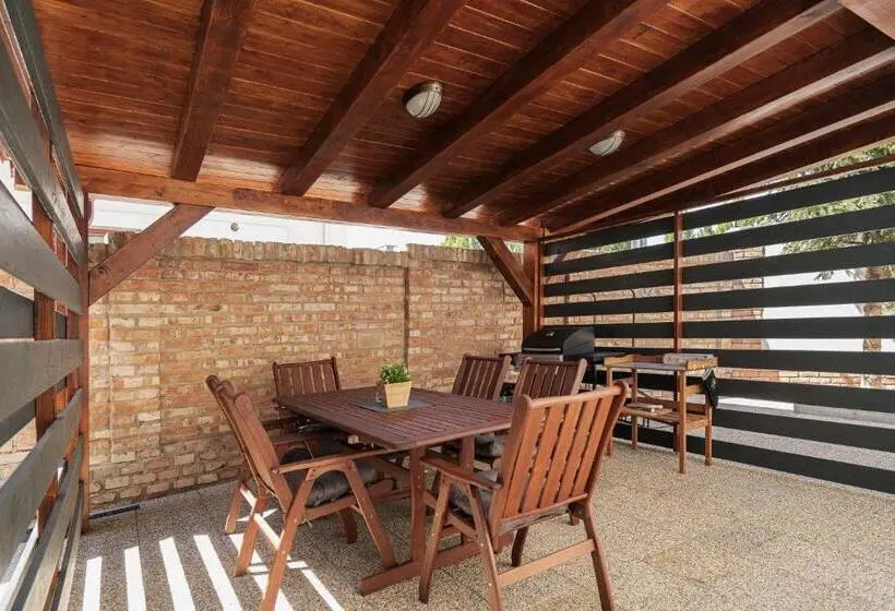 آپارتمان 1 خوابه با تراس, Residence Malva