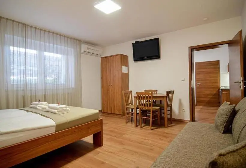 آپارتمان 1 خوابه با تراس, Residence Malva