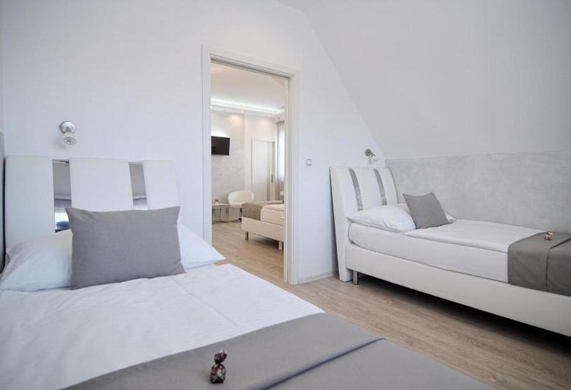 Четырехместный Номер Deluxe, Residence Malva