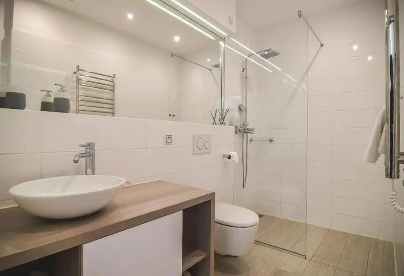 اتاق لوکس با بالکن, Residence Malva