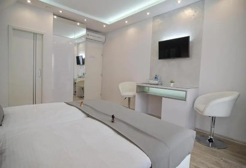 اتاق لوکس با بالکن, Residence Malva