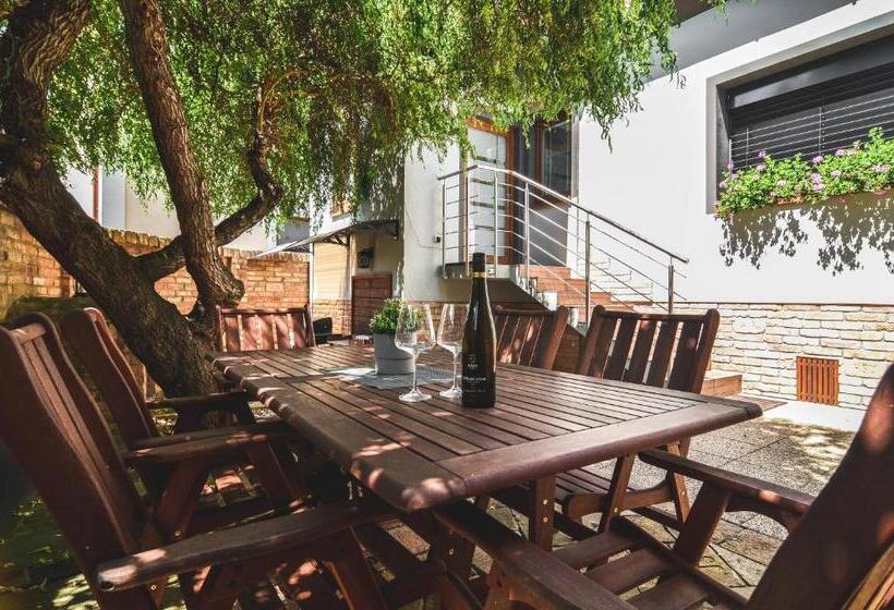 جناح, Residence Malva