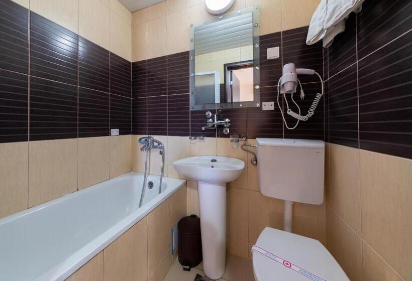 اتاق استاندارد با چشمانداز دریا, Suzana Budva