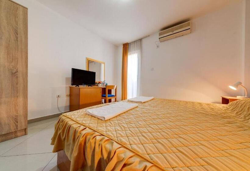 اتاق استاندارد با چشمانداز دریا, Suzana Budva