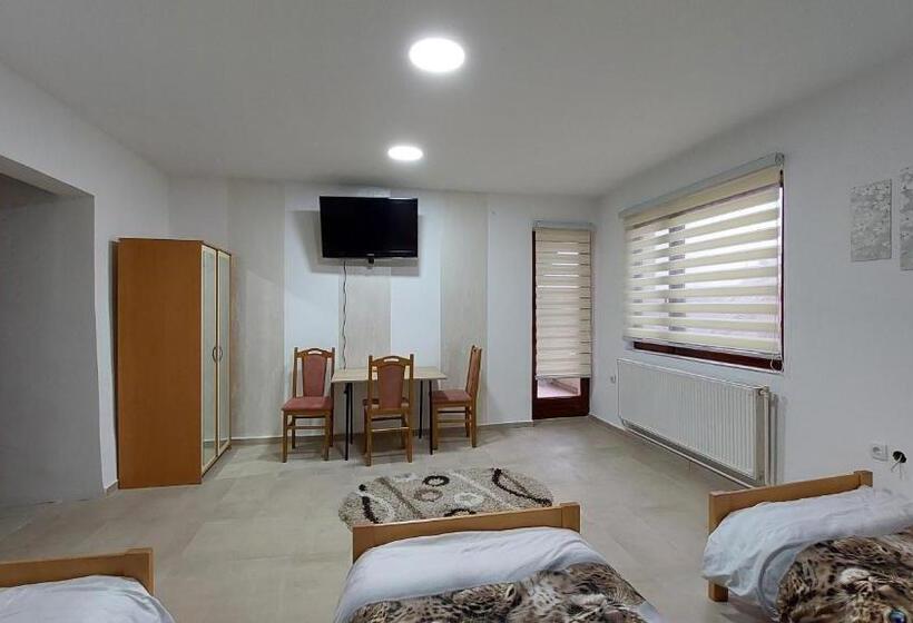 اتاق استاندارد سه نفره, Rooms Stefan