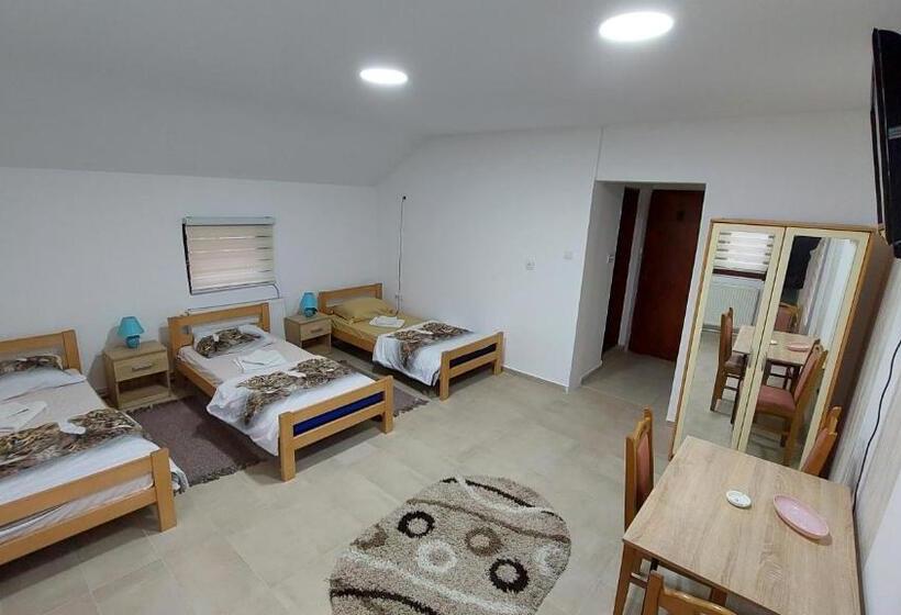 اتاق استاندارد سه نفره, Rooms Stefan