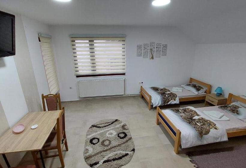 اتاق استاندارد سه نفره, Rooms Stefan