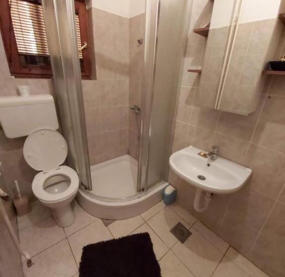 اتاق استاندارد, Rooms Stefan