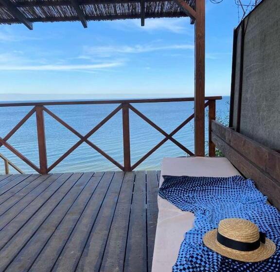 豪华工作室, Bukhta