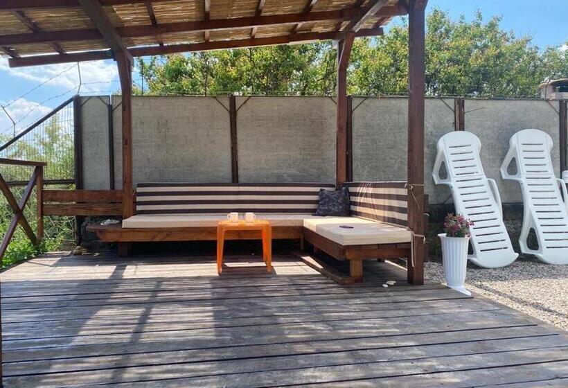 1间卧室的房子, Bukhta