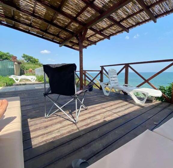 标准平房, Bukhta