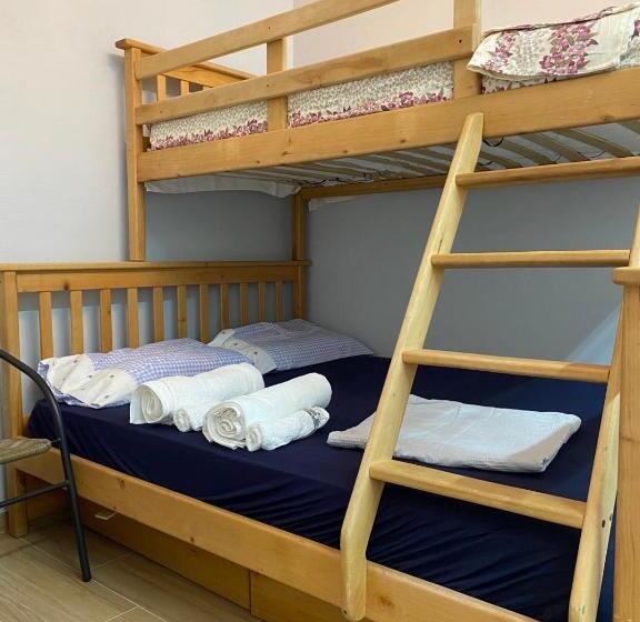 标准平房, Bukhta