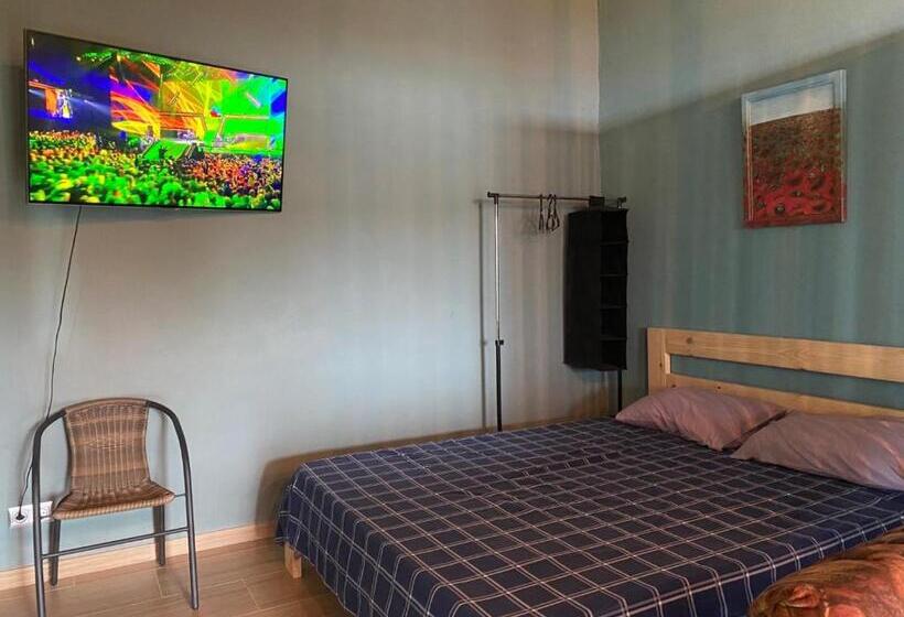 1间卧室的房子, Bukhta