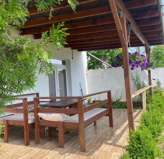 标准平房, Bukhta