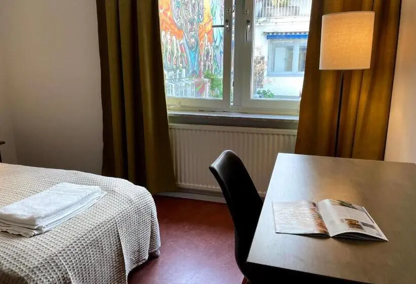 اتاق استاندارد یک تخته با سرویس بهداشتی مشترک, N Hostel Malmö City