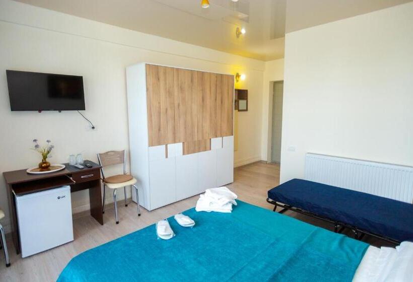 غرفة قياسية مزوَّدة بشُرفة, Casa Angy