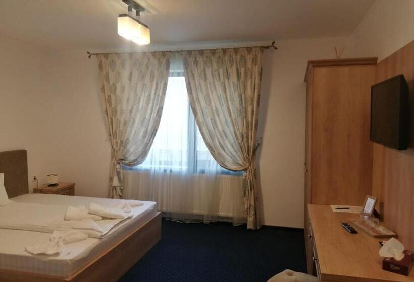 Номер Deluxe, Pensiunea Lara