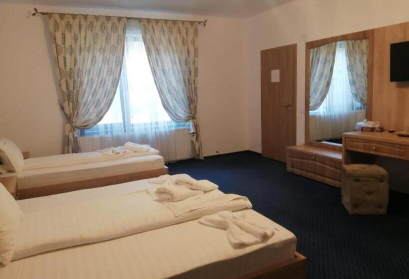 Трехместный Номер Комфорт, Pensiunea Lara