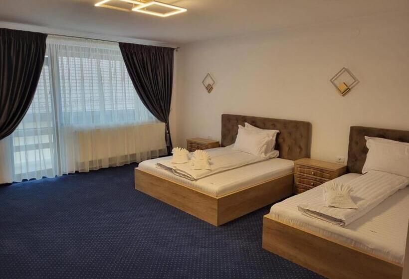 חדר סופריור לשלושה, Pensiunea Lara