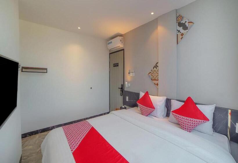 Quarto Deluxe, Capital O 90447 Kardopa Hotel Megapark