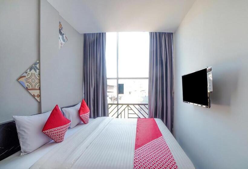 Quarto Deluxe, Capital O 90447 Kardopa Hotel Megapark