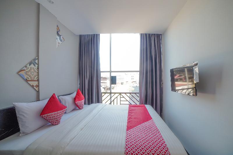 Quarto Deluxe, Capital O 90447 Kardopa Hotel Megapark