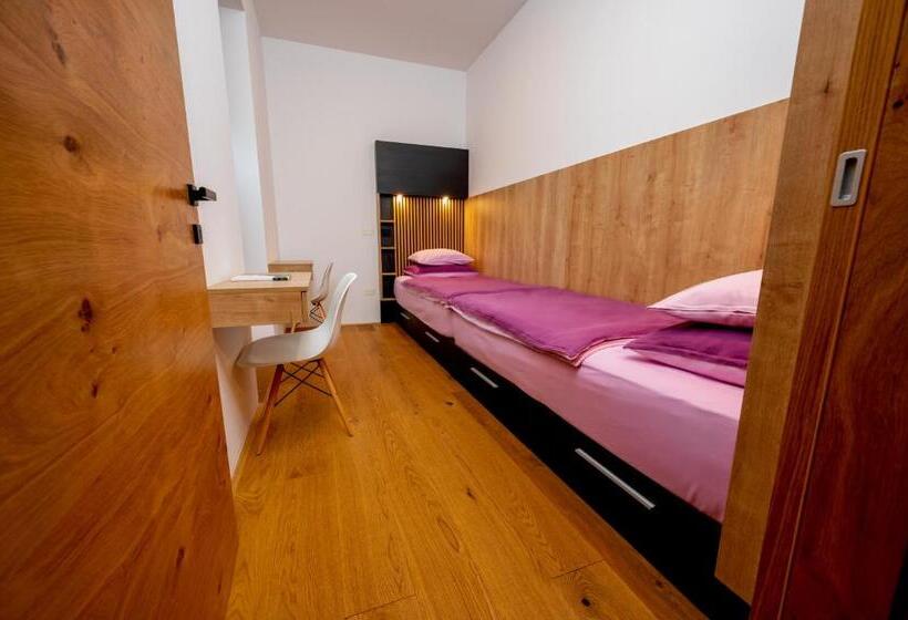 آپارتمان 2 خوابه, Cirus Apartments