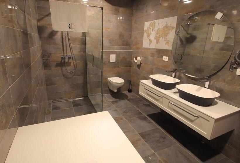 1 Bedroom Penthouse Apartment, Cirus Apartments