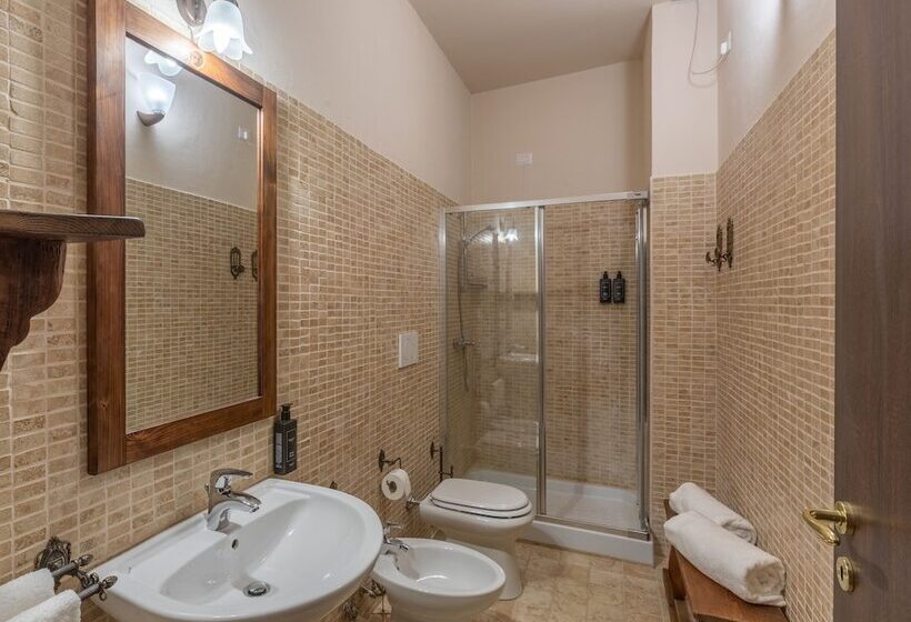 سوییت جونیور, Borgo Petroro