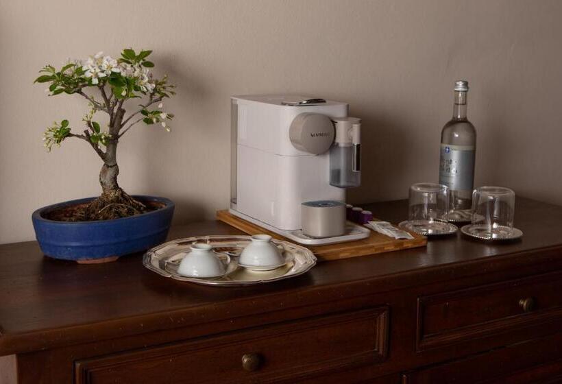 سوییت جونیور, Borgo Petroro