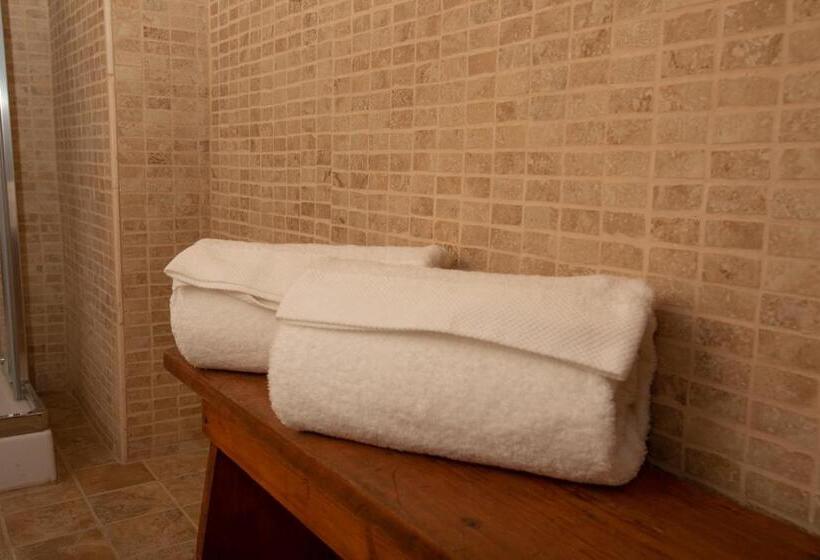 سوییت جونیور, Borgo Petroro