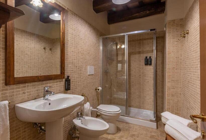 سوییت جونیور, Borgo Petroro