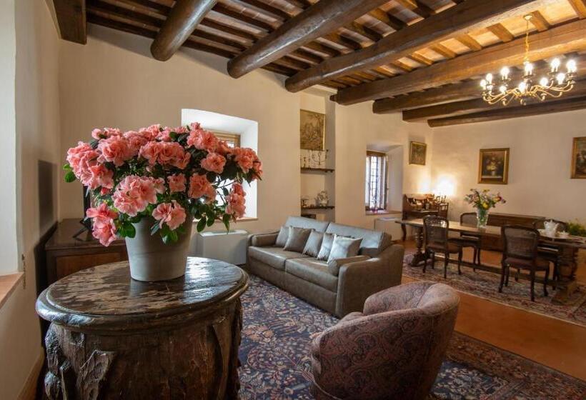 سوییت جونیور, Borgo Petroro