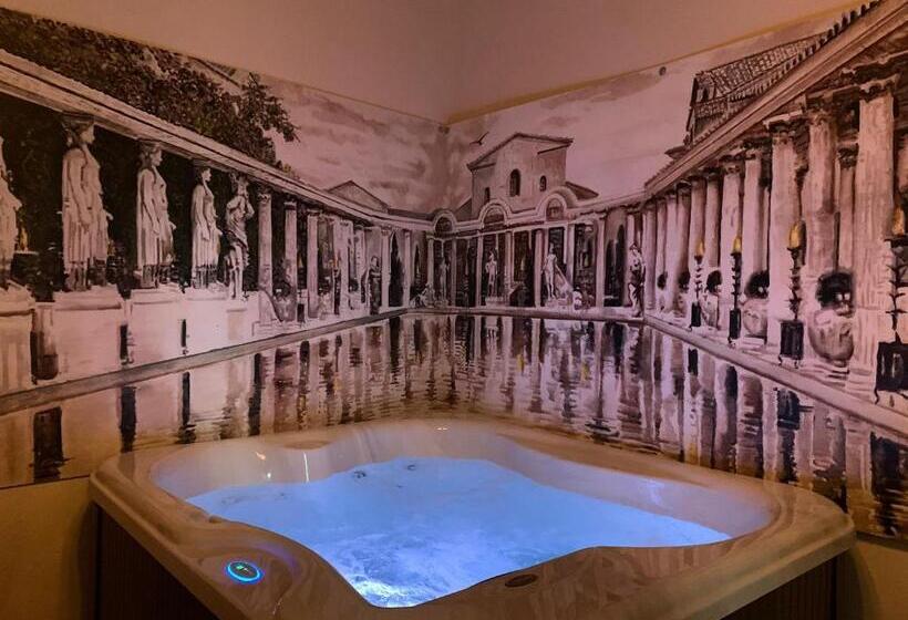 سوئیت با وان آب گرم, Borgo Petroro