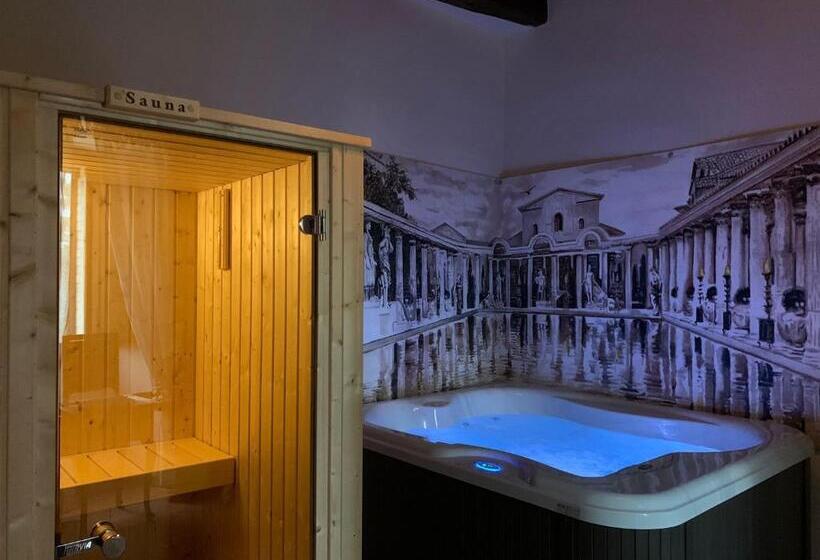 سوئیت با وان آب گرم, Borgo Petroro