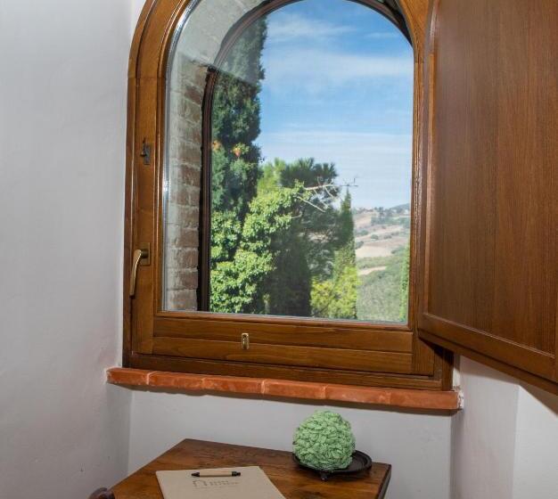 اتاق استاندارد, Borgo Petroro