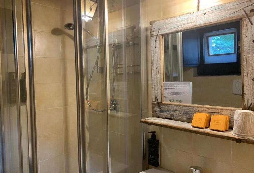 اتاق لوکس, Borgo Petroro