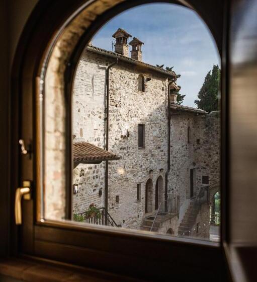 سوییت, Borgo Petroro