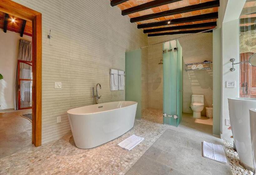 סוויטה עם בריכה, Maxwell Residences At Indah