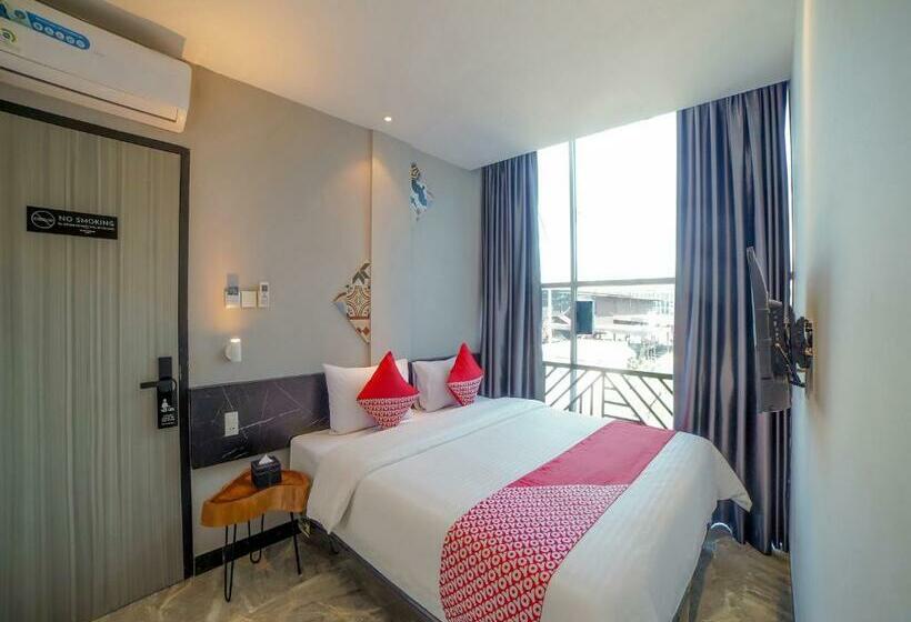 Quarto Deluxe, Capital O 90447 Kardopa Hotel Megapark