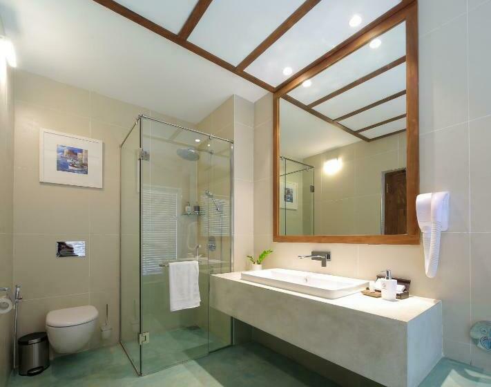 Люкс Вид на Море, The Lucky Elephant