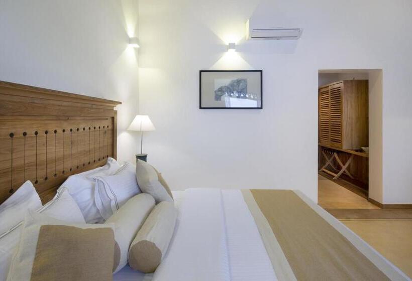 Номер Deluxe Вид на Море Боковой, The Lucky Elephant