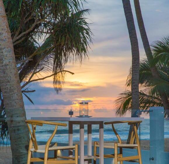 Номер Deluxe Вид на Море Боковой, The Lucky Elephant