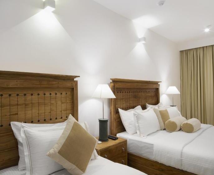 Трехместный Номер Deluxe Вид на Море, The Lucky Elephant