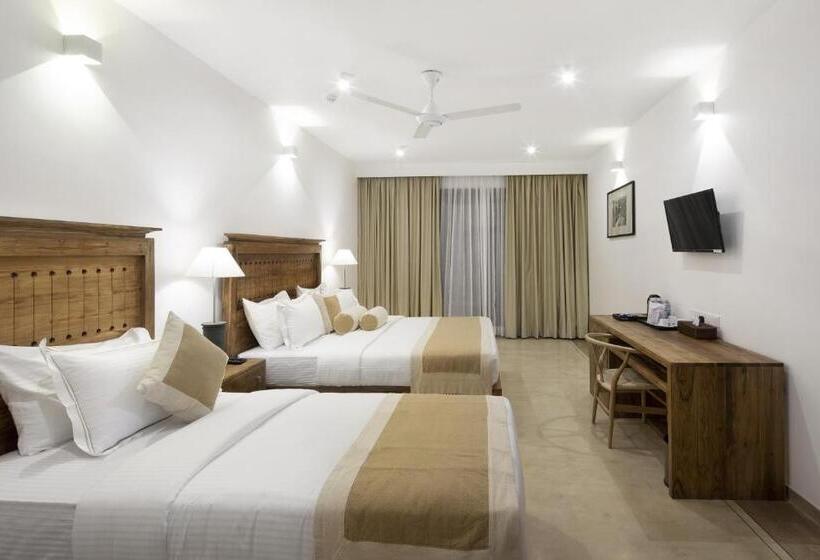 Трехместный Номер Deluxe Вид на Море, The Lucky Elephant