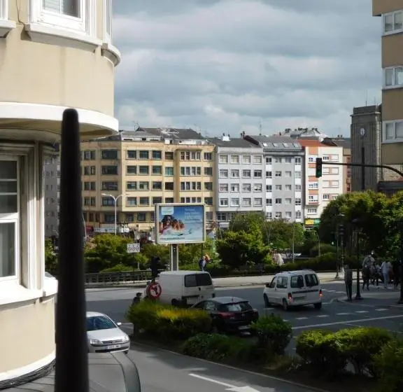 اتاق ساده سه‌ نفره, Hostal Crisol X Liste Station