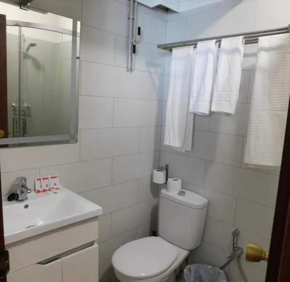 اتاق استاندارد یک نفره, Hostal Crisol X Liste Station