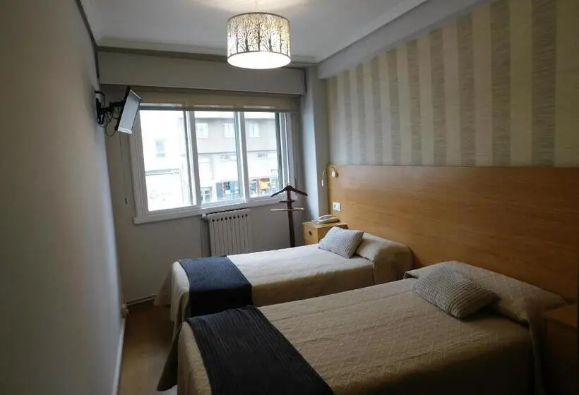 اتاق استاندارد یک نفره, Hostal Crisol X Liste Station
