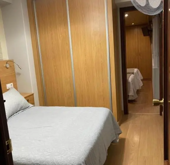 اتاق استاندارد چهار تخته, Hostal Crisol X Liste Station